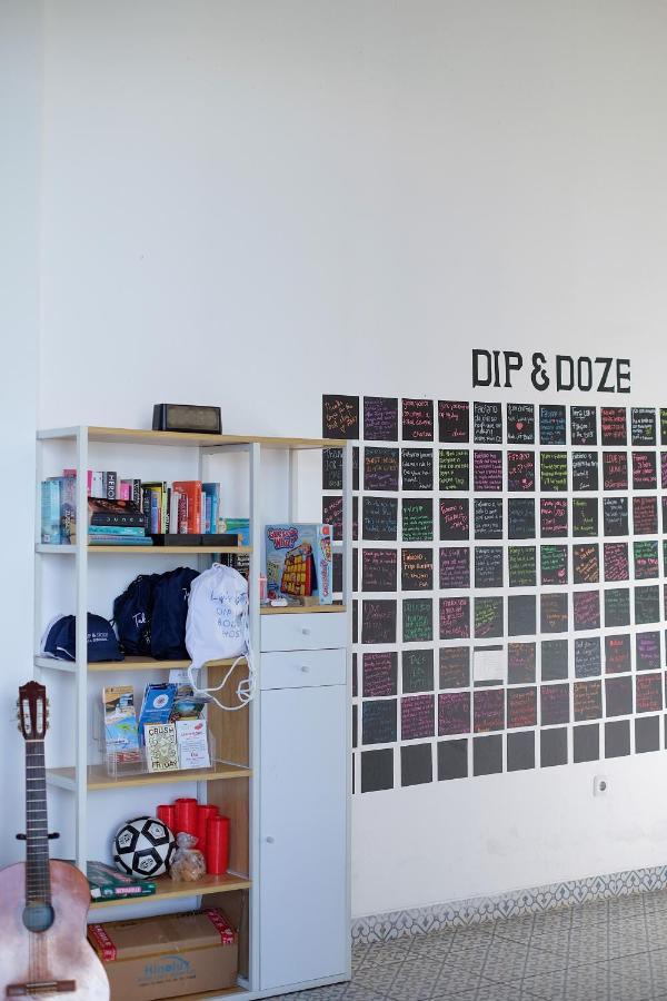 Dip & Doze Living Hostel Canggu  Luaran gambar