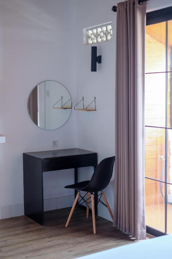 Dip & Doze Living Hostel Canggu  Luaran gambar